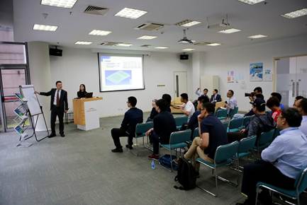 巴斯特的极致天窗工艺澳门新葡京网页遇见伟(图4)