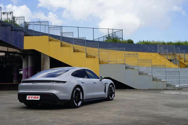 需多言保时捷Taycan 4澳门新葡京入口【路试】强者无(图6)